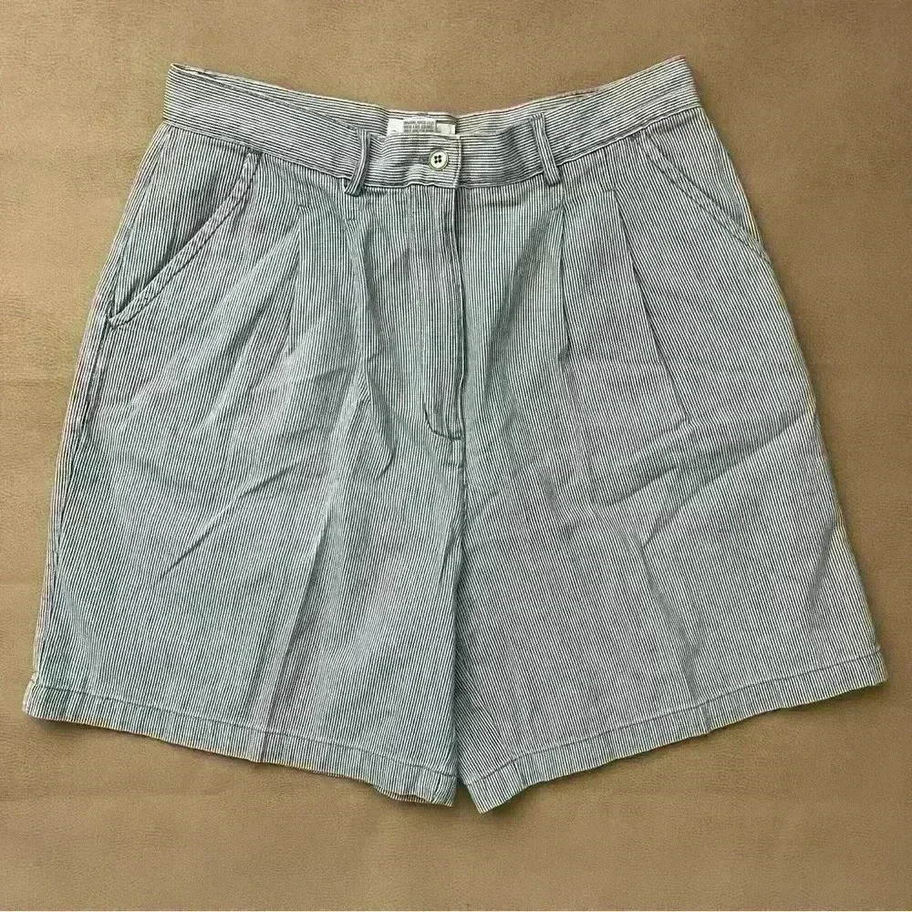 VTG Christopher & Banks Pleated Shorts 10
